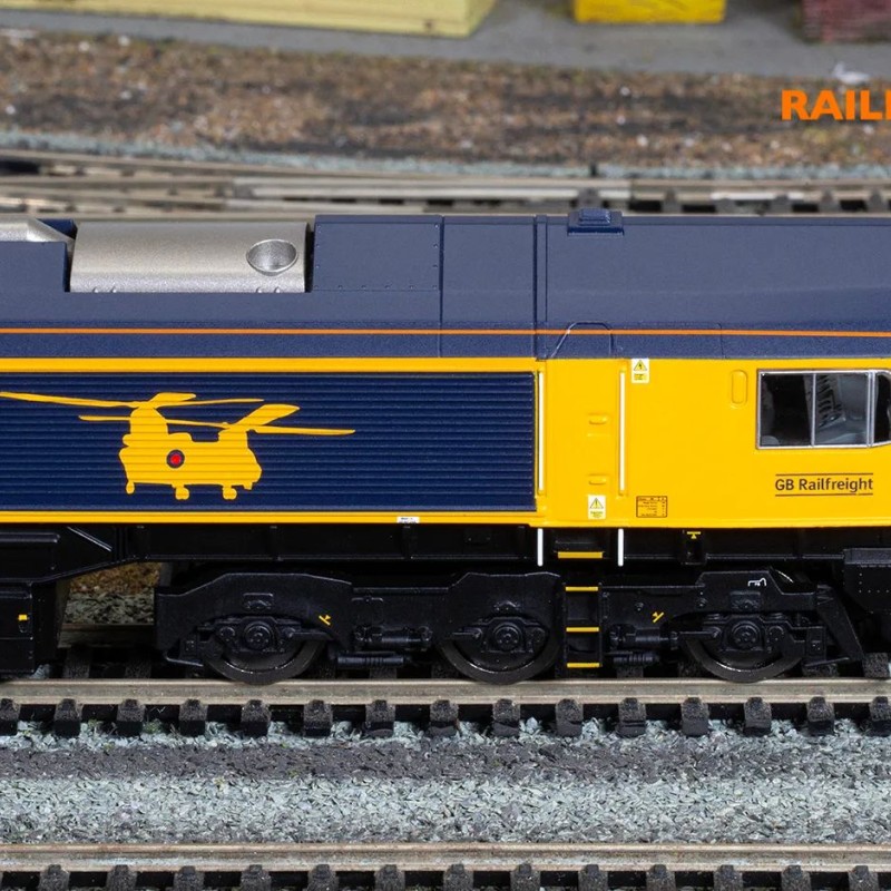 Hornby R30429 Railroad Plus Class 66 GBRf - Chinook 66723 Diesel Locomotive - Era 11