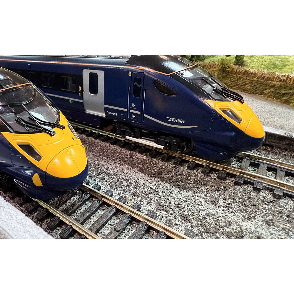 Hornby R30442 Southeastern - Class 395 - 395015 - 4 Car Train Pack (Railway 200) Limited Edition OO Scale - Era 11