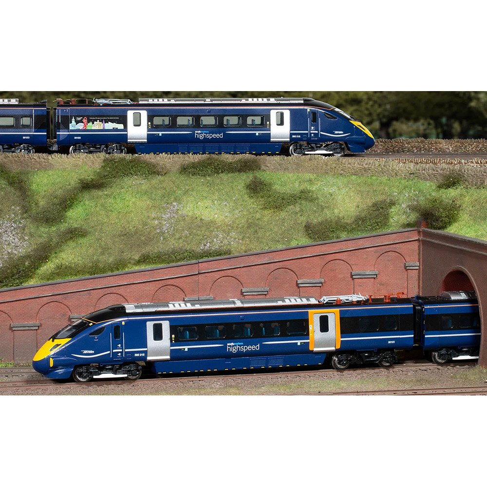 Hornby R30442 Southeastern - Class 395 - 395015 - 4 Car Train Pack (Railway 200) Limited Edition OO Scale - Era 11