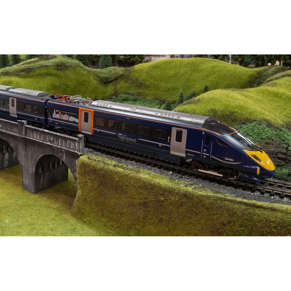 Hornby R30442 Southeastern - Class 395 - 395015 - 4 Car Train Pack (Railway 200) Limited Edition OO Scale - Era 11