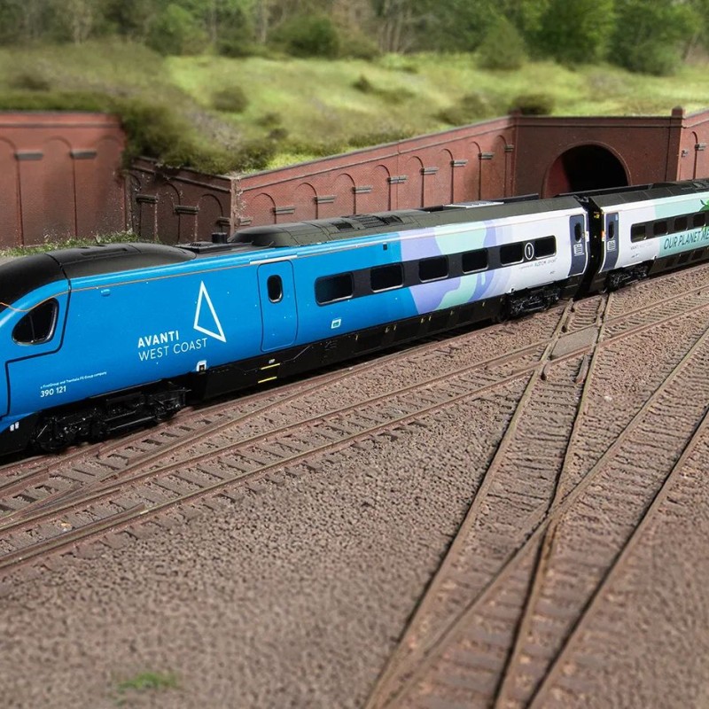 Hornby R30444 Avanti West Coast - Class 390 - 390121 - 4 Car Train Pack COP26 Livery - Era 11