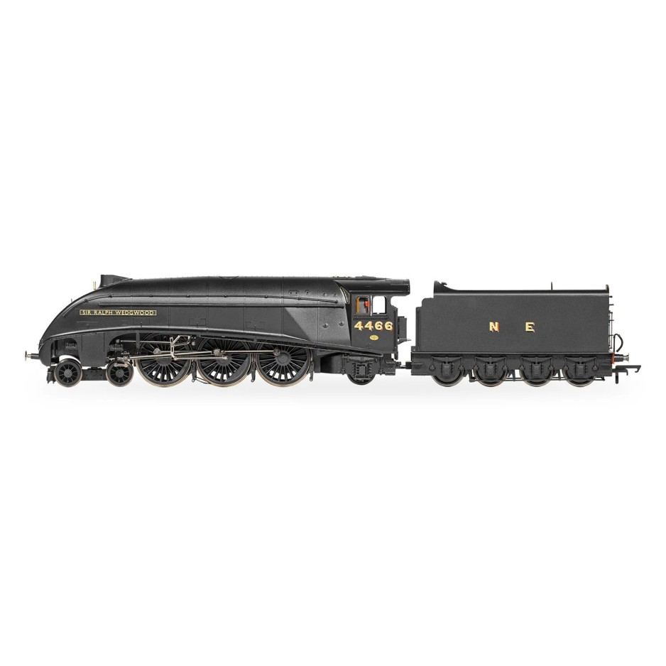Hornby R30452 LNER Class A4 4-6-2 4466 Steam Loco Sir Ralph Wedgwood - VE Day 80th Anniversary - Era 3