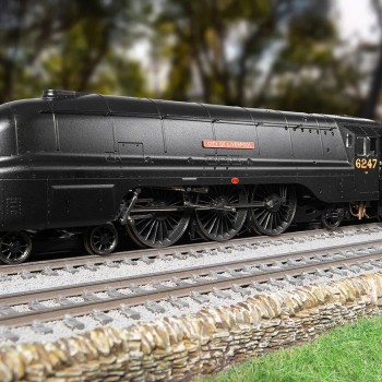 Hornby R30453 LMS - Streamlined Coronation Class 6247 Steam Loco Sir City of Liverpool - VE Day 80th Anniversary - Era 3
