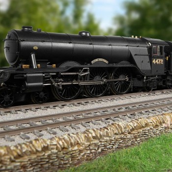 Hornby R30454 LNER Class A10 4472 Steam Loco Flying Scotsman - VE Day 80th Anniversary - Era 3