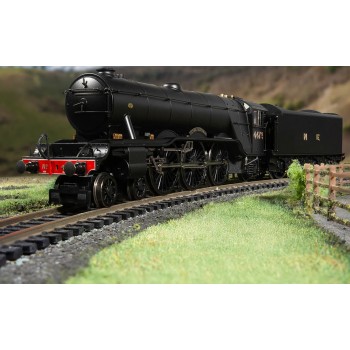 Hornby R30454 LNER Class A10 4472 Steam Loco Flying Scotsman - VE Day 80th Anniversary - Era 3