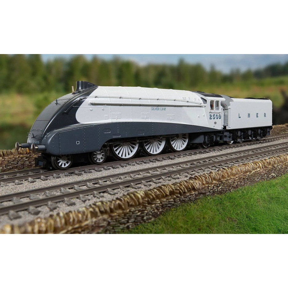 Hornby R30456 Dublo LNER Class A4 4-6-2 2509 Steam Loco Silver Link - Silver Jubilee Collection - Era 4