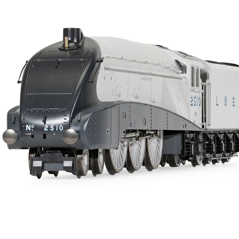 Hornby R30457 Dublo LNER Class A4 4-6-2 2510 Steam Loco Quicksilver - Silver Jubilee Collection - Era 4