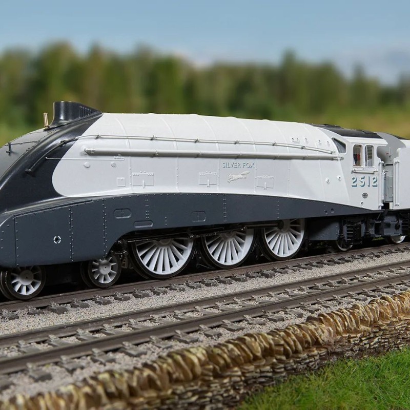 Hornby R30459 Dublo LNER Class A4 4-6-2 2511 Steam Loco Silver Fox - Silver Jubilee Collection - Era 4