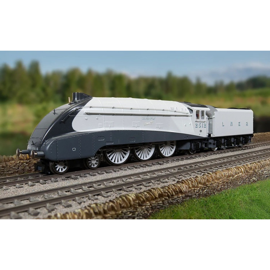 Hornby R30459 Dublo LNER Class A4 4-6-2 2511 Steam Loco Silver Fox - Silver Jubilee Collection - Era 4