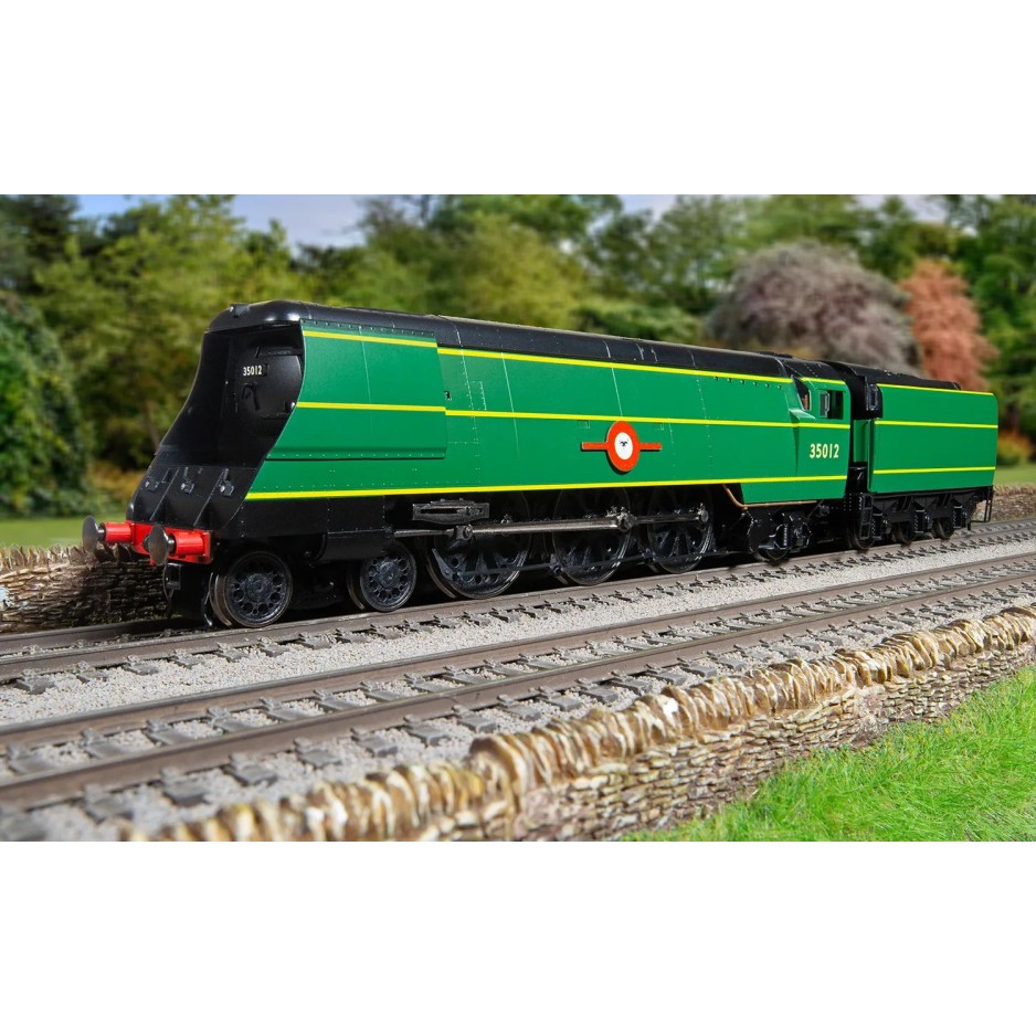 Hornby R3860 BR Merchant Navy Class 4-6-2 35012 United States Lines Steam Locomotive - Era 4