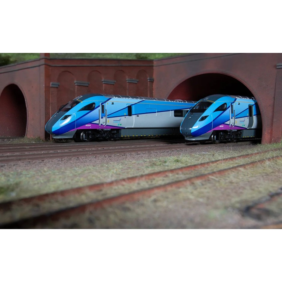 Hornby R3908 TransPennine Express Hitachi Class 802/2 Nova 1 Passenger Train Set - Era 11 OO Scale