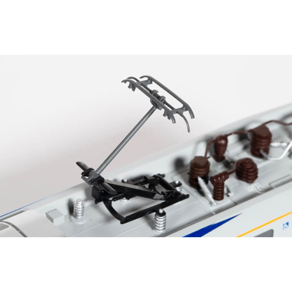 Hornby R3908 TransPennine Express Hitachi Class 802/2 Nova 1 Passenger Train Set - Era 11 OO Scale