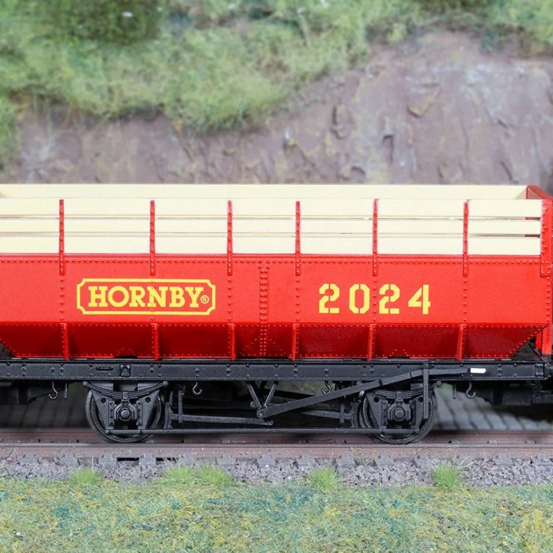 Hornby R60261 Hornby Year 2024 Coke Hopper Wagon OO Scale