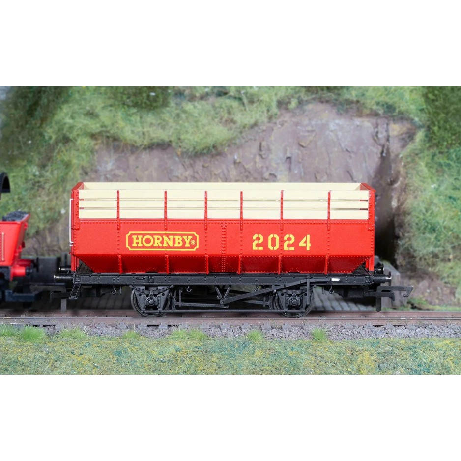 Hornby R60261 Hornby Year 2024 Coke Hopper Wagon OO Scale