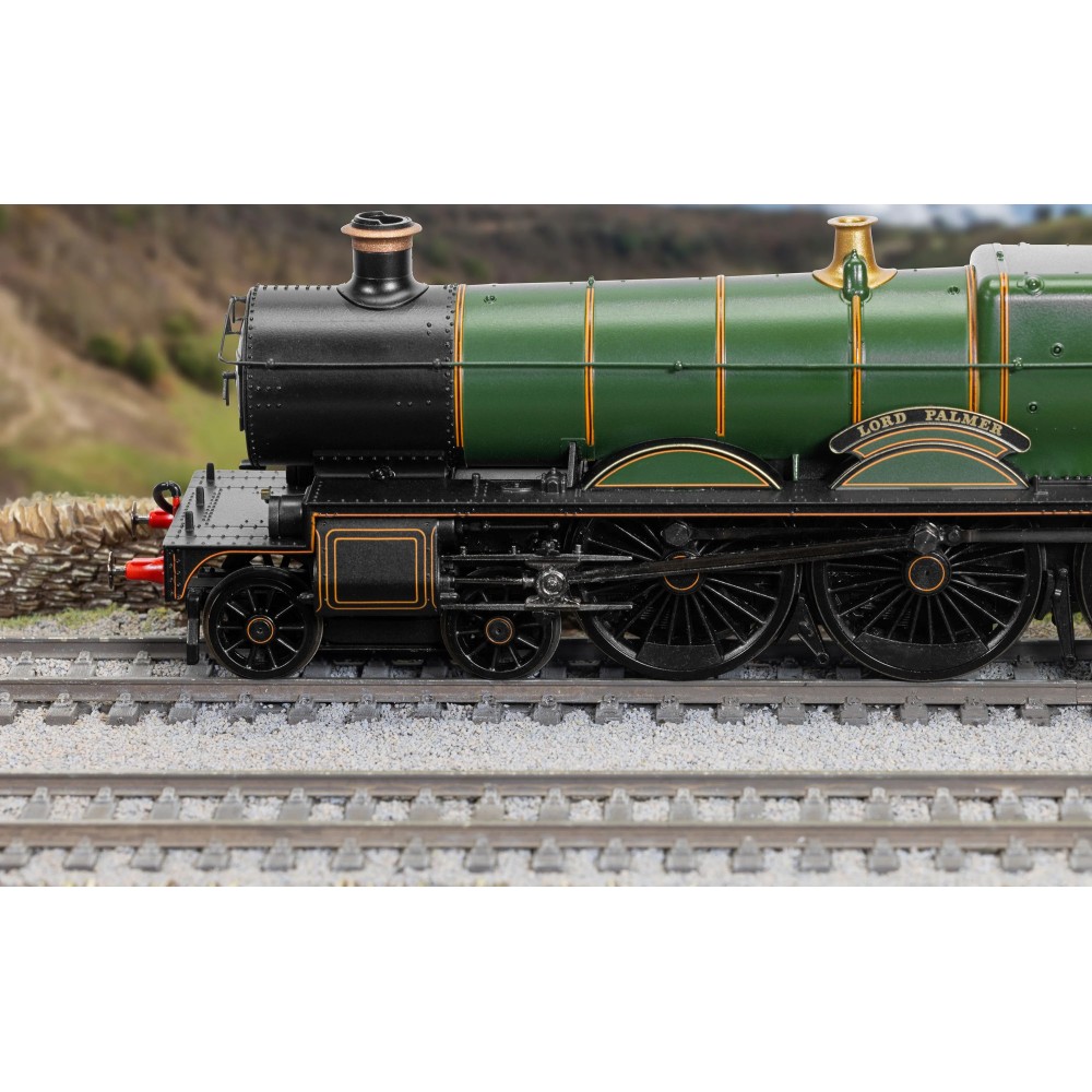 Hornby R30405 GWR - Saint Class - 2975 Lord Palmer Steam Locomotive OO Scale
