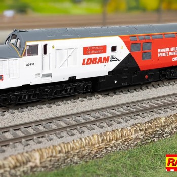 Hornby R30436 Railroad Loram Class 37 An Comunn Gaidhealach 37418 Diesel Locomotive - Era 11