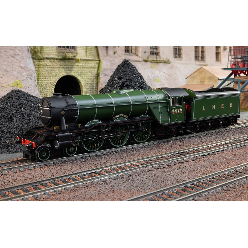Hornby R30465 LNER - Flying Scotsman & GWR - Pendennis Castle Australian Tour Steam Loco Train Pack 