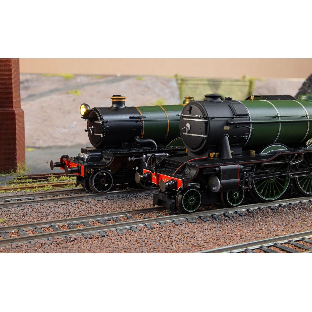 Hornby R30465 LNER - Flying Scotsman & GWR - Pendennis Castle Australian Tour Steam Loco Train Pack 