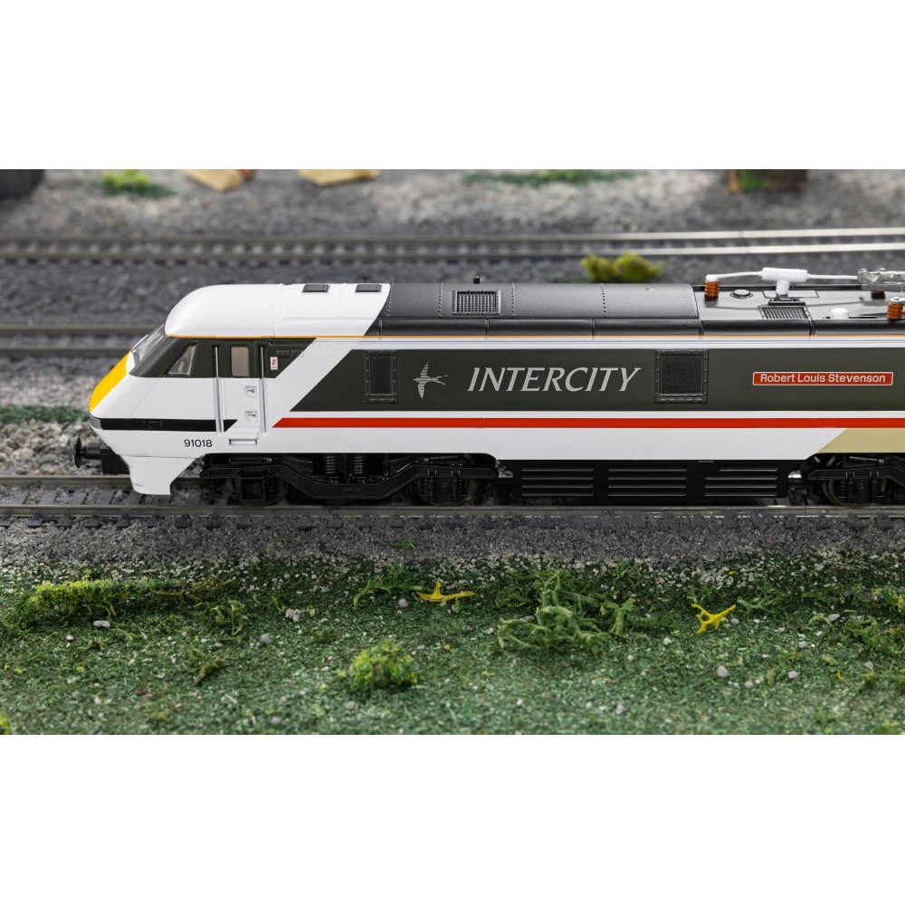 Hornby R30527 RailRoad BR Intercity Class 91 Robert Louis Stevenson 91018 Electric Locomotive - Era 8