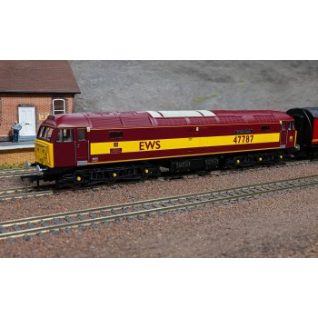 Hornby R30541 RailRoad EWS Class 47 Windsor Castle 47787 Diesel Locomotive - Era 9