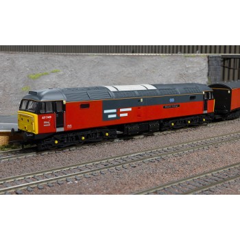 Hornby R30543 RailRoad RES Class 47 Atlantic Collage 47749 Diesel Locomotive - Era 8