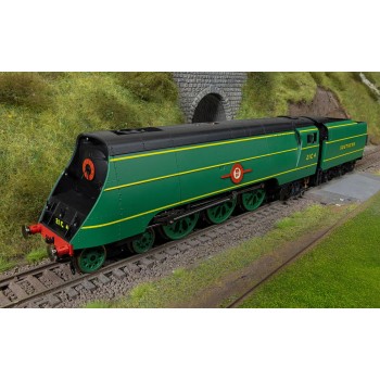 Hornby R30560SS SR Merchant Navy Class 21C4 Cunard White Star Steam Loco DCC (With Steam Generator) OO Scale