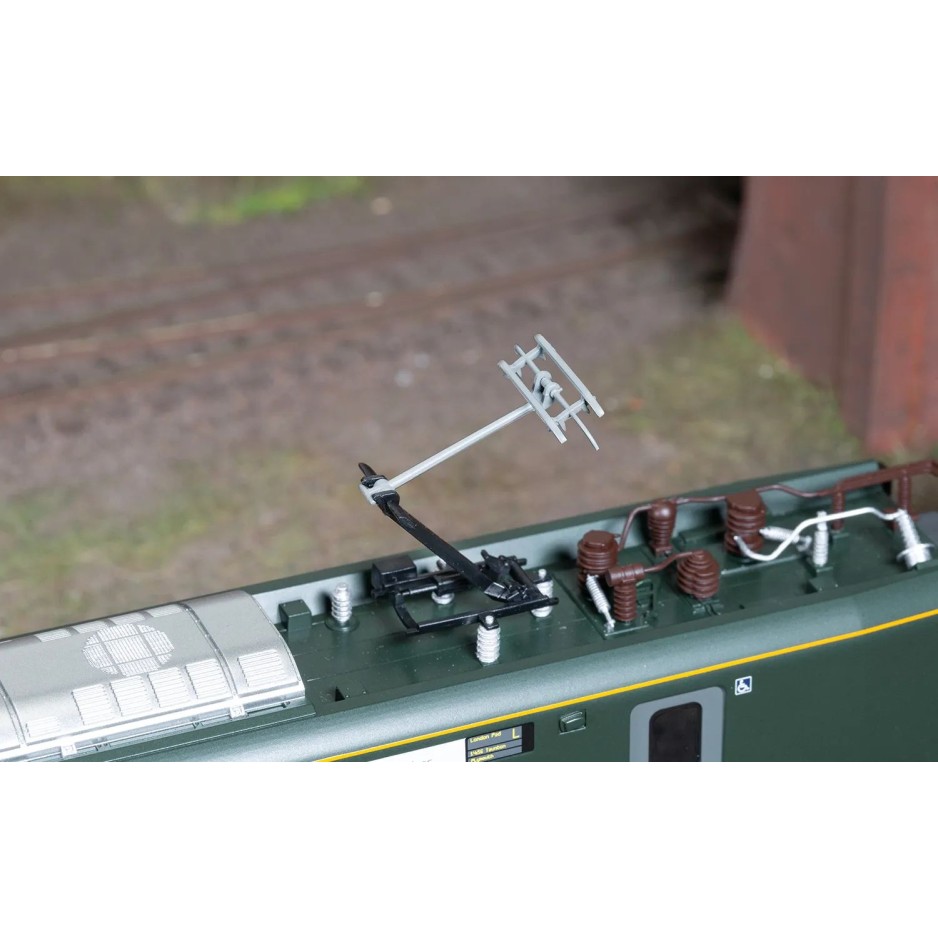 Hornby R3967 Hitachi AT300 Class 802/1 GWR Passenger 5 Car Train Set - Era 11 OO Scale