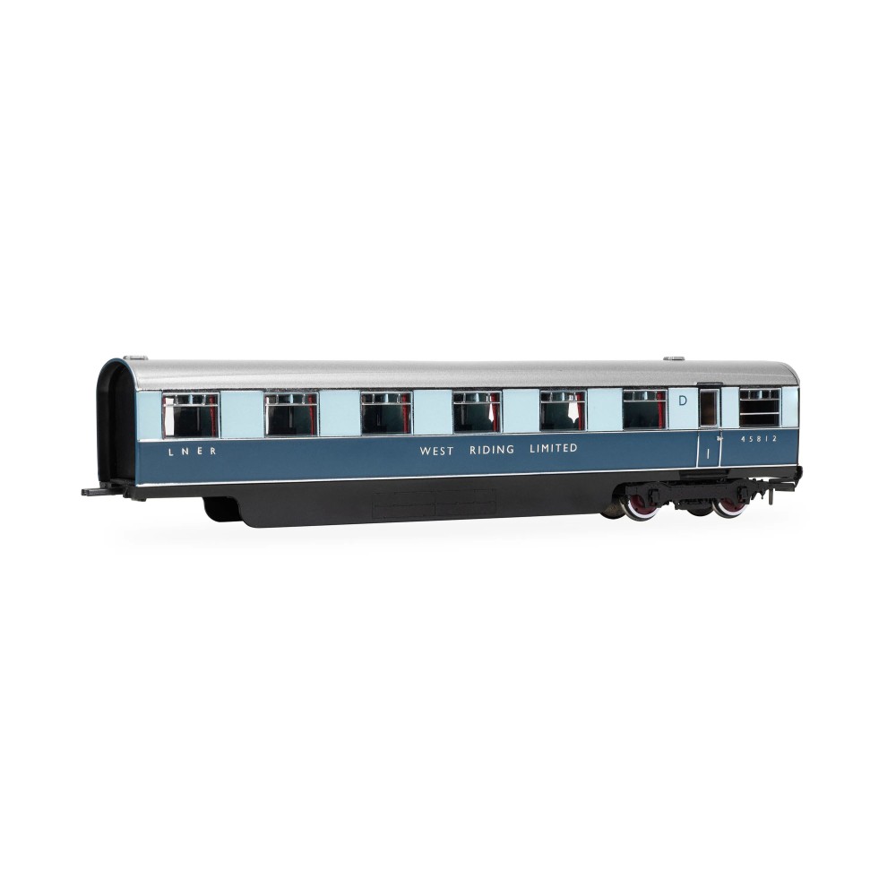 Hornby R40478 LNER West Riding Limited Double Open First Articulated Coach Pack - Era 3 OO Scale