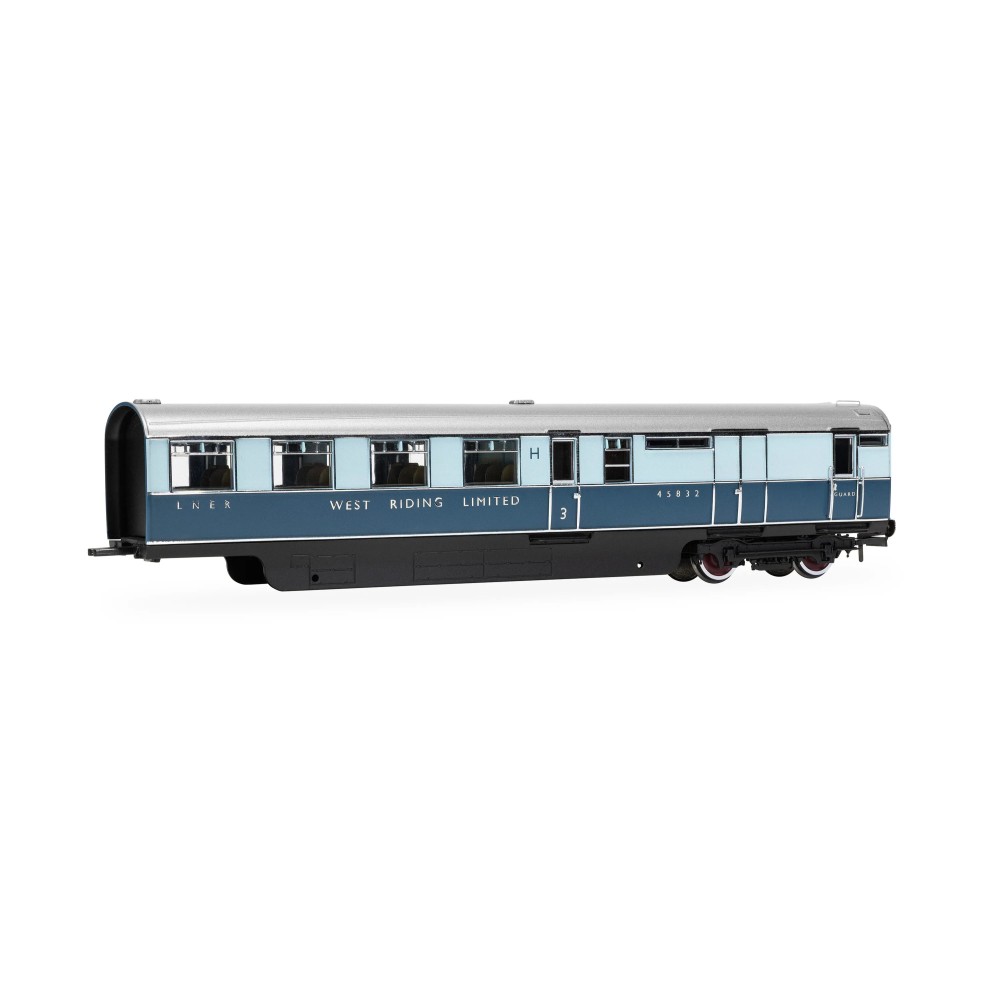 Hornby R40480 LNER West Riding Limited Open Third & Brake Third Articulated Coach Pack - Era 3 OO Scale