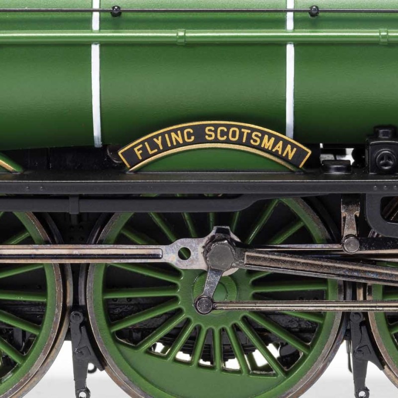 HORNBY R1255M THE FLYING SCOTSMAN LNER 4-6-2 TRAIN SET OO GAUGE DCC READY