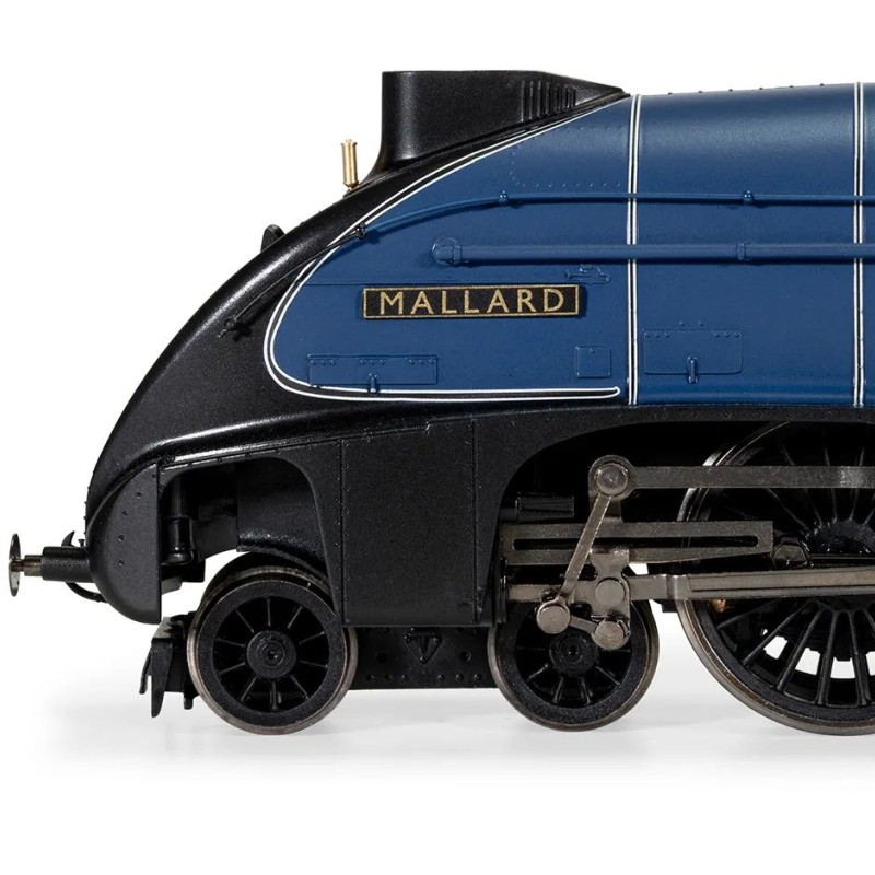 HORNBY R1282S Mallard Record Breaker Train Set - Era 3 OO GAUGE STEAM LOCO DCC READY