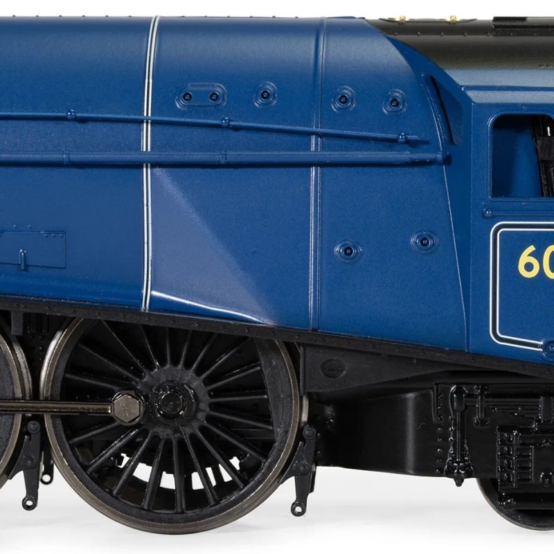 HORNBY R1282S Mallard Record Breaker Train Set - Era 3 OO GAUGE STEAM LOCO DCC READY