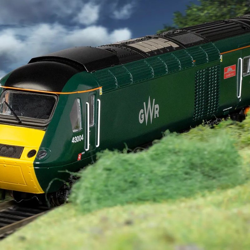 Hornby R30098 GWR  Class 43 HST Power Cars Castle Train Pack - Era 11 DCC Ready OO Scale