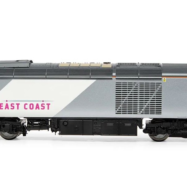Hornby R30099 East Coast Trains Class 43 HST Power Cars 43314 And 43315 Train Pack - Era 11 DCC Ready OO Scale