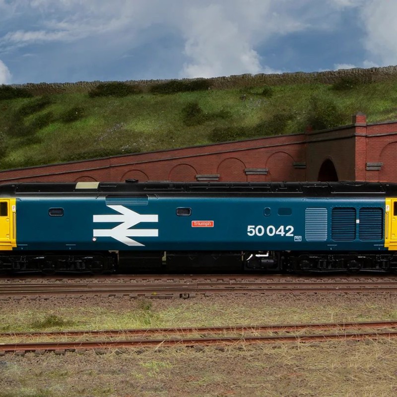 Hornby R30154 BR Class 50 Co-Co No 50042 Triumph Diesel Loco - Era 7 
