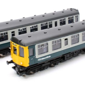 Hornby R30171 RailRoad Plus MetroTrain Class 110  Diesel 2 Car Train Pack E52075 - Era 7