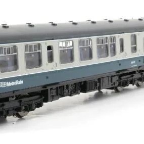 Hornby R30171 RailRoad Plus MetroTrain Class 110  Diesel 2 Car Train Pack E52075 - Era 7