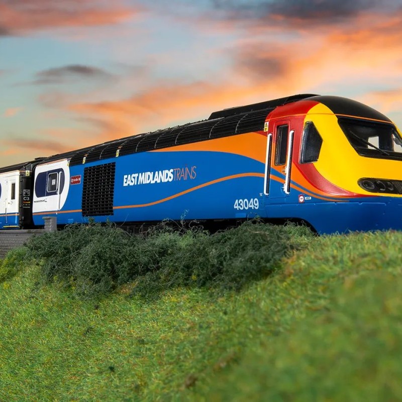 Hornby R30219 East Midlands Trains Class 43 HST Power Cars Castle Train Pack - Era 11 DCC Ready OO Scale 