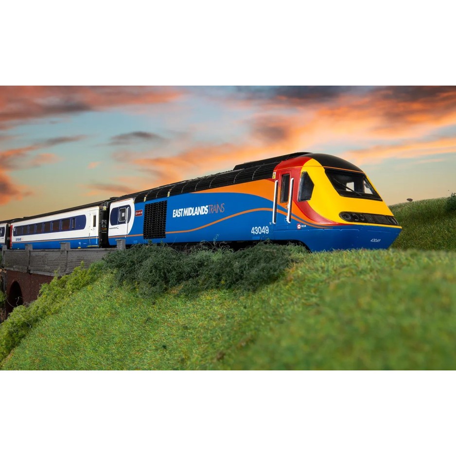 Hornby R30219 East Midlands Trains Class 43 HST Power Cars Castle Train Pack - Era 11 DCC Ready OO Scale 