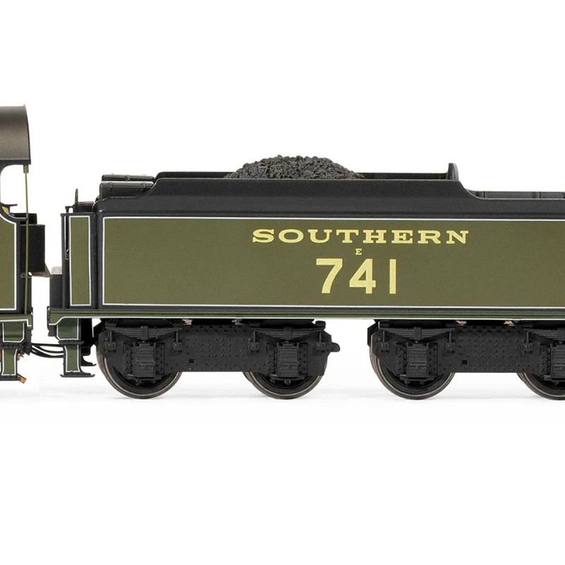 Hornby R30273 Southern Railway N15 King Arthur Class 4-6-0 Steam Locomotive 741 Joyous Gard - Big Four Centenary Collection - Era 3