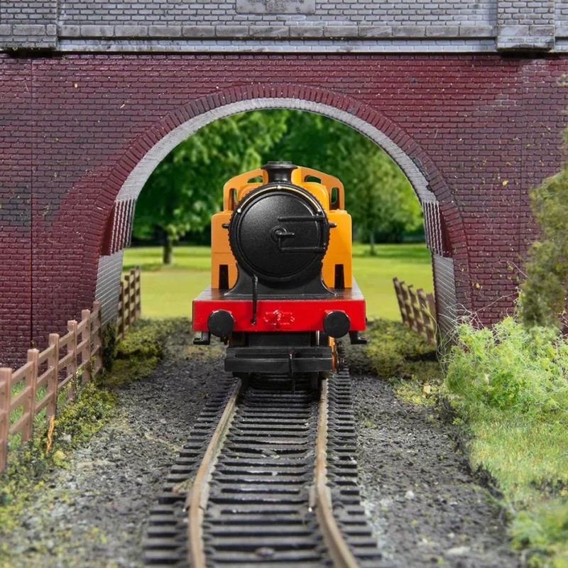 Hornby R30317 Railroad Plus M&GNJR, 0-4-0T 100 Steam Locomotive - Era 2