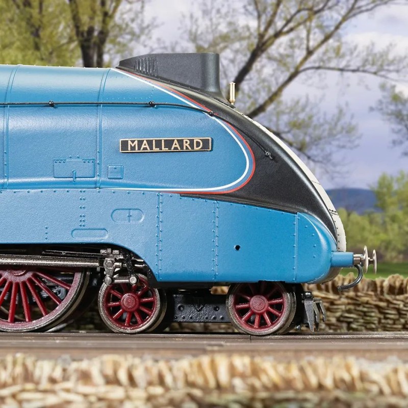 Hornby R3395TTS RailRoad LNER A4 Class Steam Loco 4-6-2 4468 Mallard Digital Sound - Era 3 OO