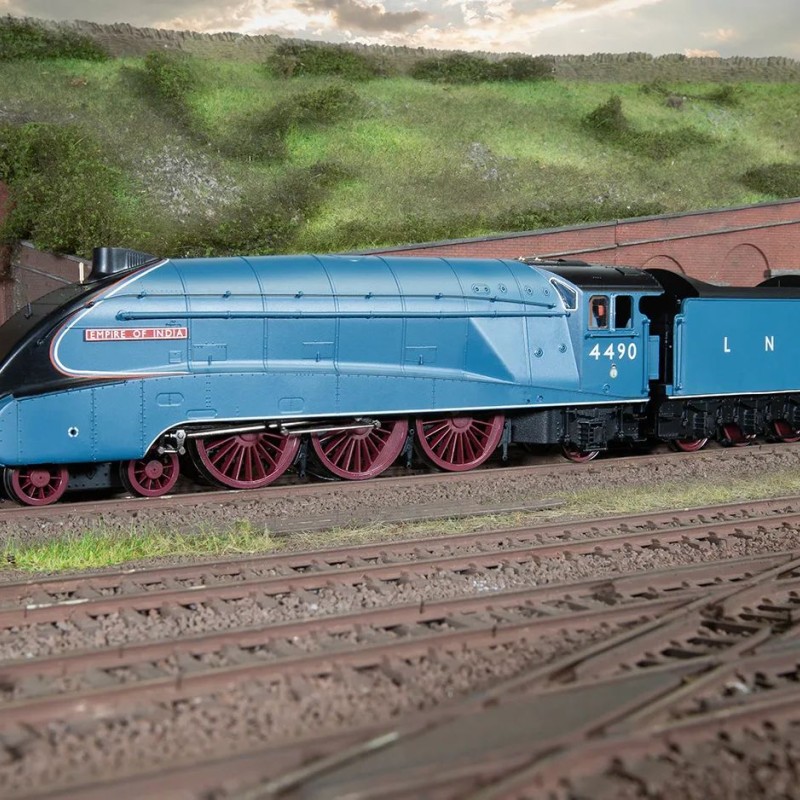 Hornby R3993 LNER A4 Class 4-6-2 4490 Steam Loco Empire of India - Era 3 
