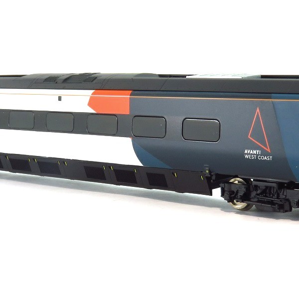 Hornby R40018 Avanti West Coast Pendolino Motor Standard MS Passenger Coach - Era 11 OO Scale