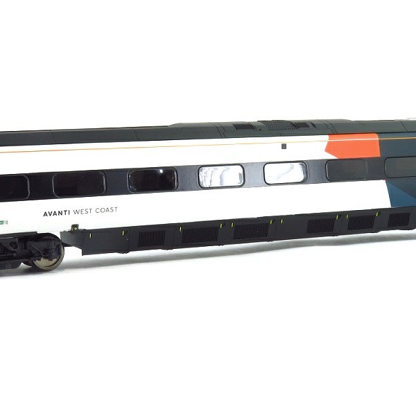 Hornby R40018 Avanti West Coast Pendolino Motor Standard MS Passenger Coach - Era 11 OO Scale