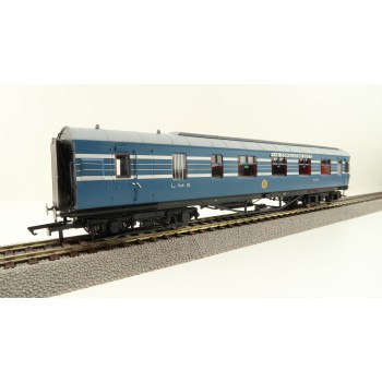 Hornby R40052 LMS Stanier D1961 Coronation Scot 57 BFK 5053 Passenger Coach with Lights - Era 3 OO Scale
