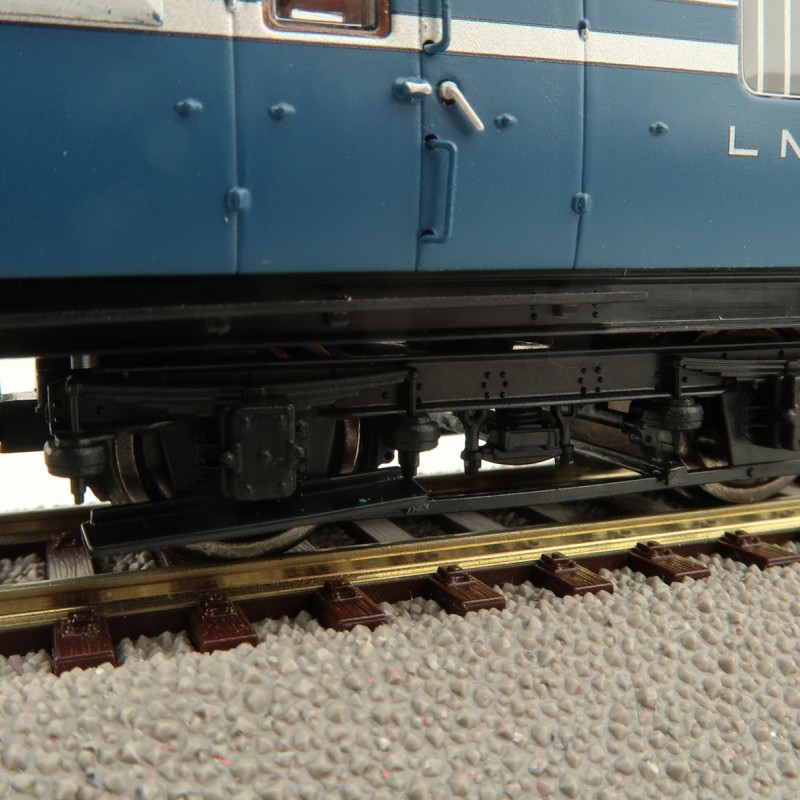 Hornby R40052 LMS Stanier D1961 Coronation Scot 57 BFK 5053 Passenger Coach with Lights - Era 3 OO Scale