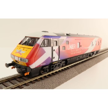 Hornby R40370 LNER Flying Scotsman Mk4 DVT Coach 82205 - Era 11 OO Scale