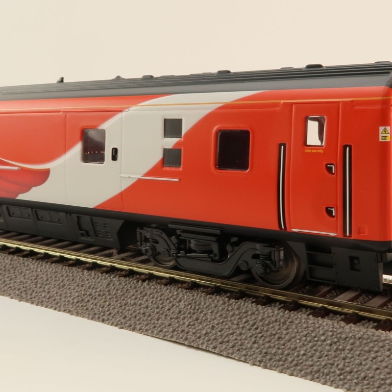Hornby R40370 LNER Flying Scotsman Mk4 DVT Coach 82205 - Era 11 OO Scale