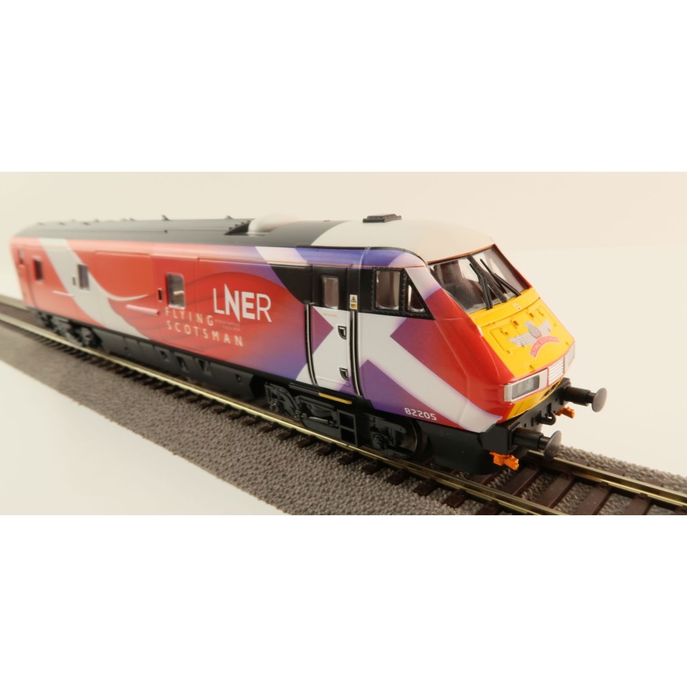 Hornby R40370 LNER Flying Scotsman Mk4 DVT Coach 82205 - Era 11 OO Scale